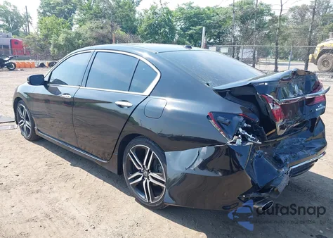 2016 Honda Accord Touring z USA, uszkodzony, nr VIN 1HGCR3F93GA013518